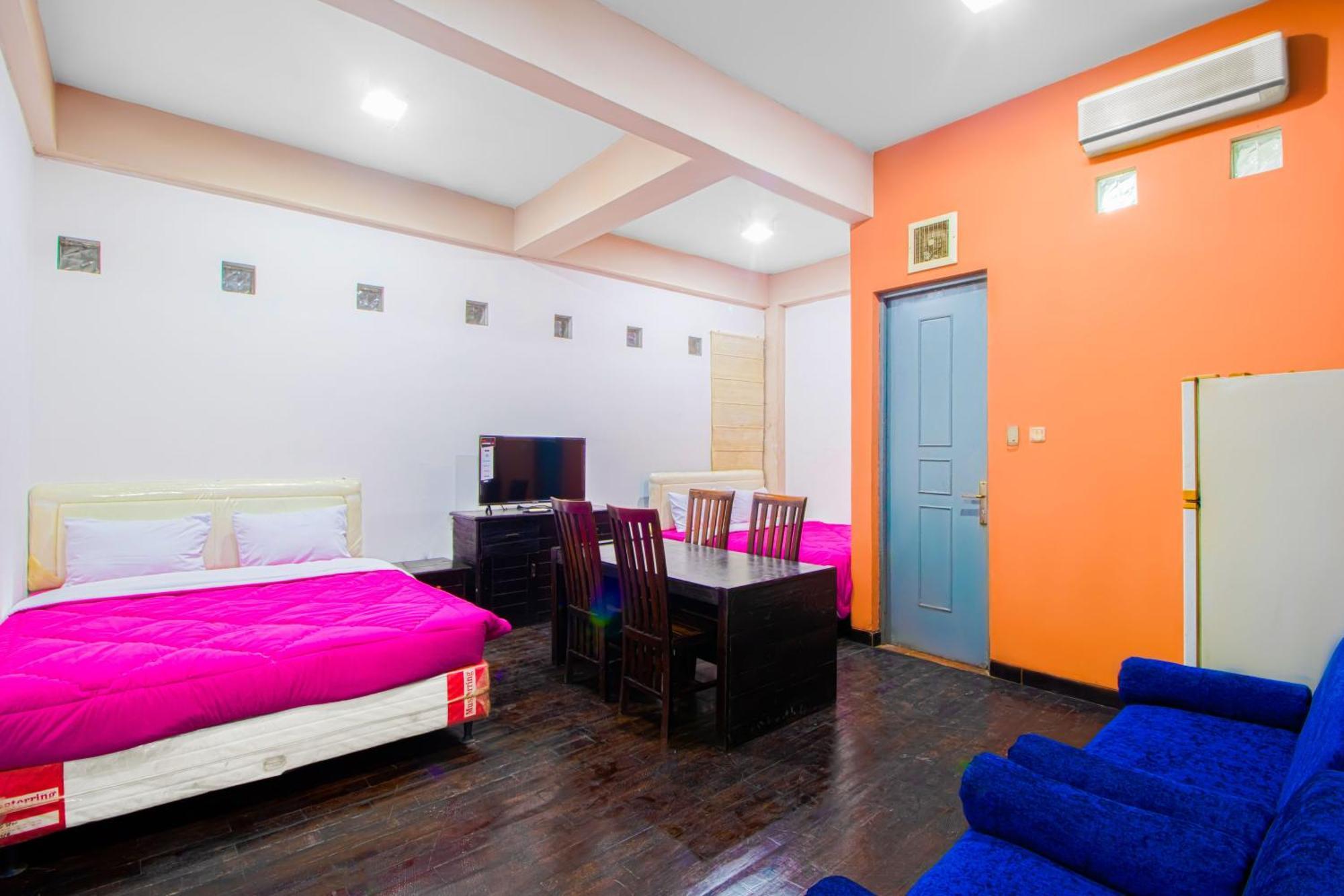 Tobana House Bintaro Hotel Jakarta Exterior photo