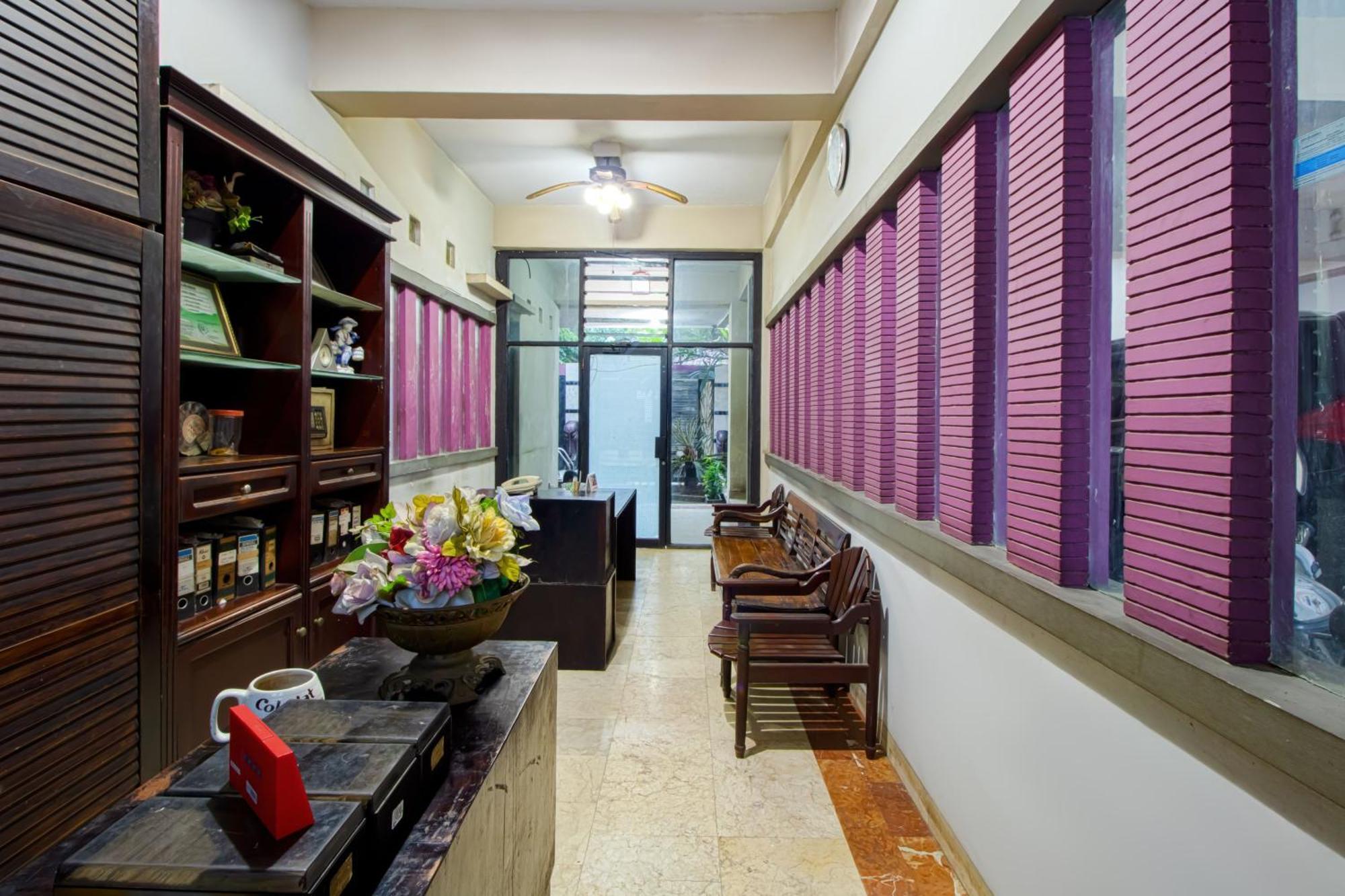 Tobana House Bintaro Hotel Jakarta Exterior photo
