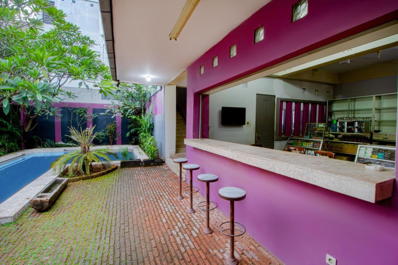 Tobana House Bintaro Hotel Jakarta Exterior photo